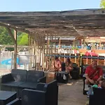 Mobil-home Avec Terrasse A Pour 6 Personnes - Api-1-52-247 キャンプ場 La Cassagne