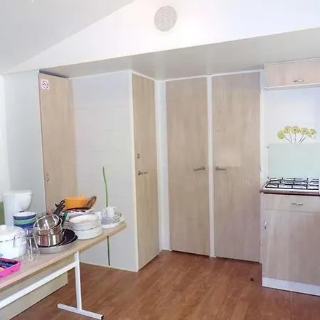Mobil-home Avec Terrasse A Pour 6 Personnes - Api-1-52-247 Κάμπινγκ *