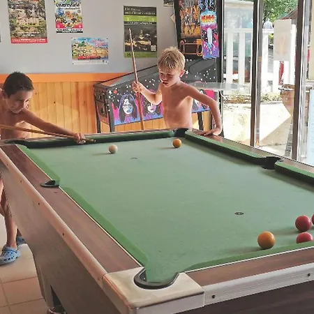 Mobil-home Avec Terrasse A Pour 6 Personnes - Api-1-52-247 Kemp La Cassagne